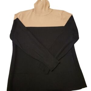 Cable & Gauge, Color Block, Turtleneck Sweater, Size Medium.